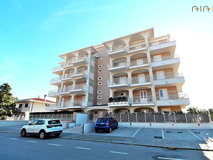 Appartamento trilocale in affitto in Via Fratelli Cervi, San Benedetto Del Tronto