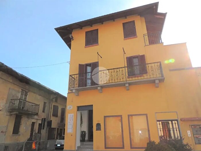 Appartamento bilocale in vendita in Piazza Vittorio Emanuele II, Leini