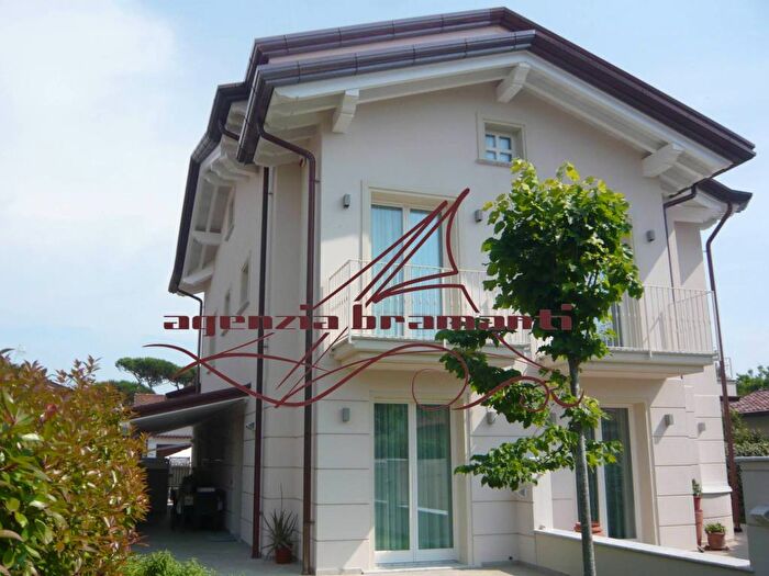 Casa trilocale in affitto in Via Duca degli Abruzzi, Centro, Forte dei Marmi