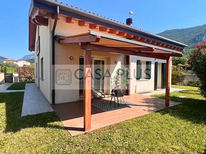 Casa con 5 locali in vendita in Via Ca' Morolazzaro, Pove Del Grappa
