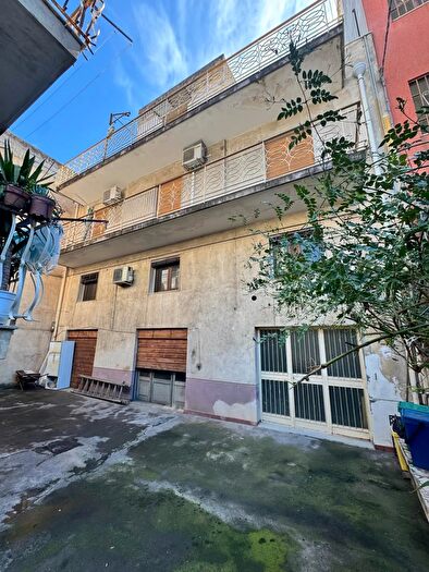Casa con 5 locali in vendita in Via Macaluso, Catania