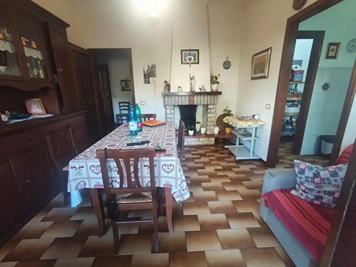 Appartamento con 5 locali in vendita in Lucca