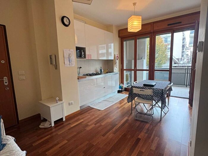 Appartamento bilocale in affitto in Via Leone Tolstoj, Giambellino, Milano