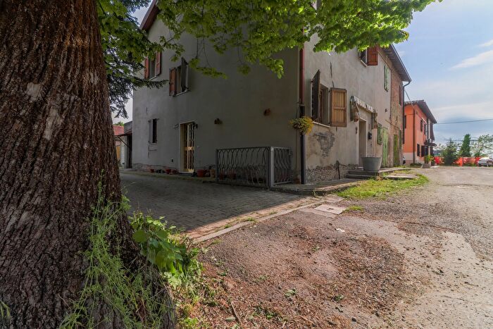 Casa con 7 locali in vendita in Via per Panzano, Castelfranco Emilia