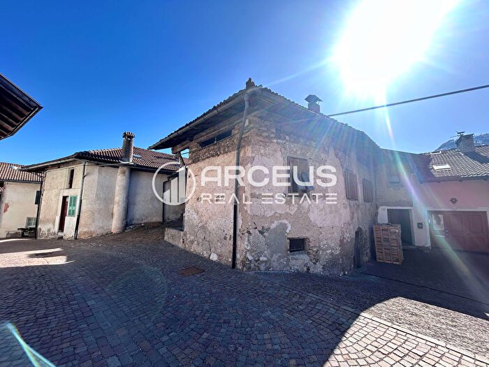 Casa con 20 locali in vendita in Panchia