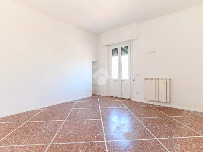 Appartamento trilocale in vendita in Via dei Torriani, Roma