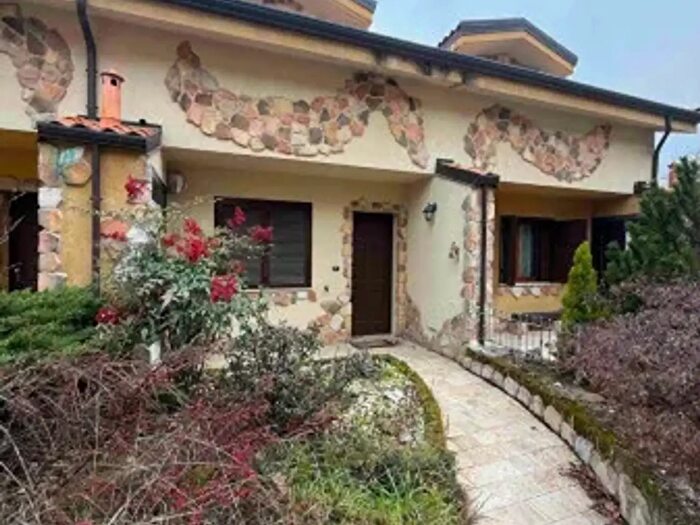 Casa con 5 locali in vendita in Via Don Rolle, Givoletto