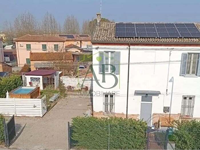 Casa con 6 locali in vendita in Ravenna