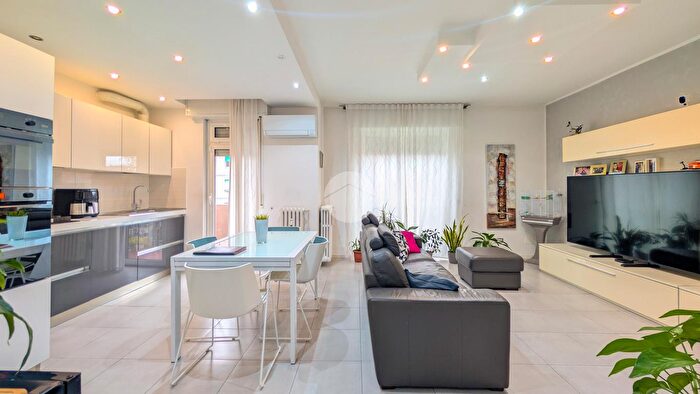 Appartamento trilocale in vendita in Via Zante, Milano