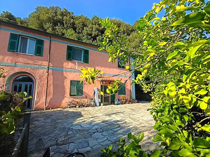 Casa con 7 locali in vendita in Arcola