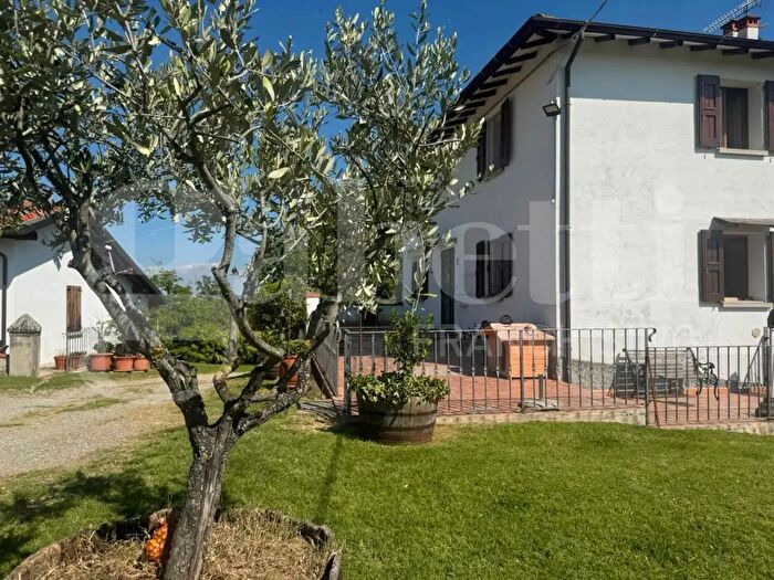 Casa in vendita in Via del Sasso, Pianoro