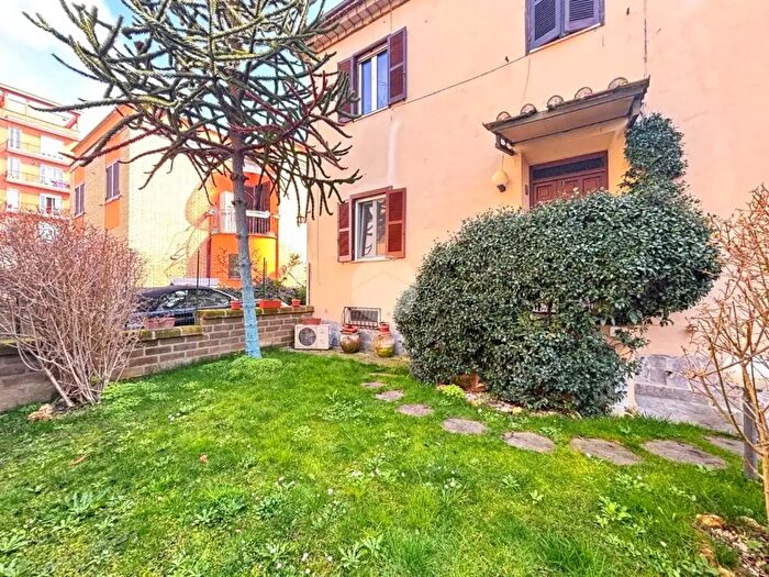 Appartamento quadrilocale in vendita in Zona Cappuccini, Viterbo