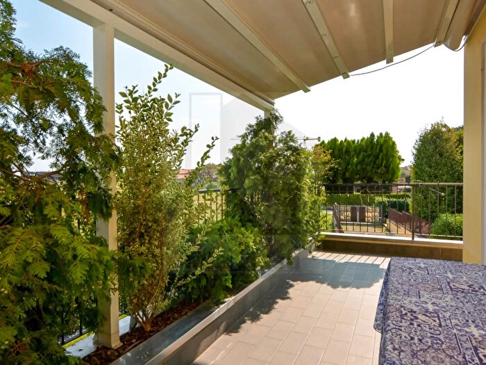 Appartamento quadrilocale in vendita in Via Alessandro Manzoni, Uboldo