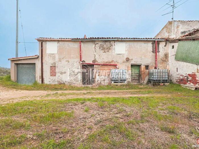 Casa con 6 locali in vendita in Saludecio