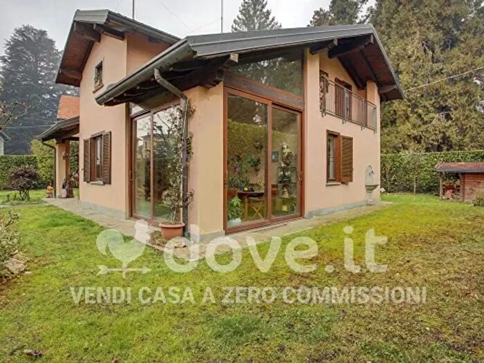 Casa con 6 locali in vendita in Varese