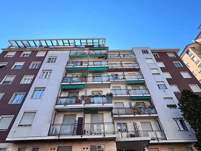 Appartamento trilocale in affitto in Via Marostica, Gambara, Milano