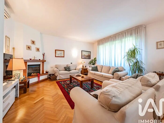 Casa con 9 locali in vendita in Via Largo Giuseppe Ungaretti, Arese