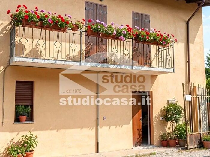 Casa trilocale in vendita in Via Fornace, Mornico Al Serio