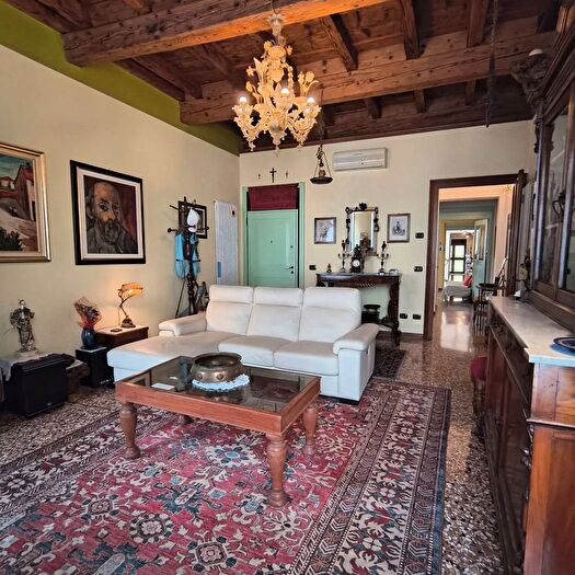 Appartamento trilocale in vendita in Via Pescheria Vecchia, Este