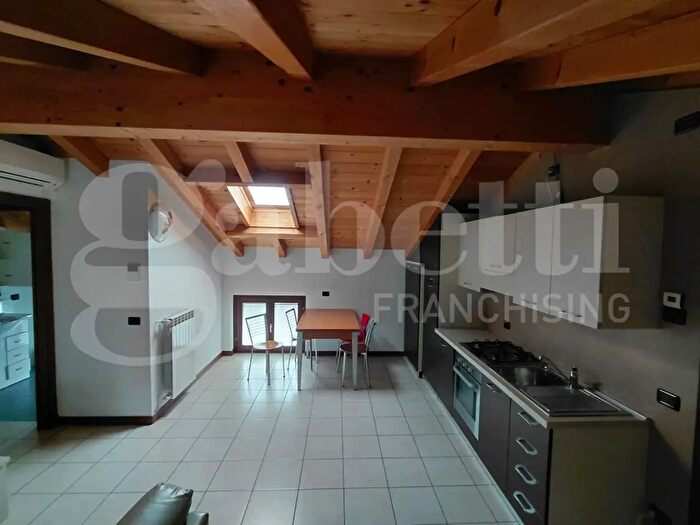 Appartamento trilocale in vendita in Via della Nave Snc, Morbegno