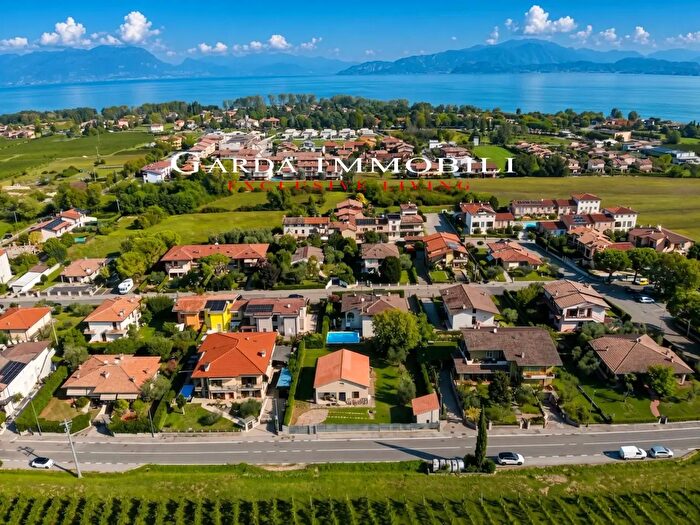 Casa con 8 locali in vendita in Via Chiodi, Sirmione