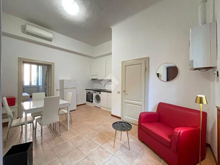 Appartamento bilocale in affitto in Via Garigliano, Isola, Milano