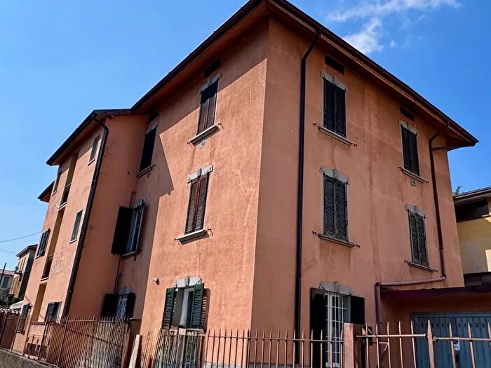 Appartamento bilocale in vendita in Via Enrico Toti, Airuno