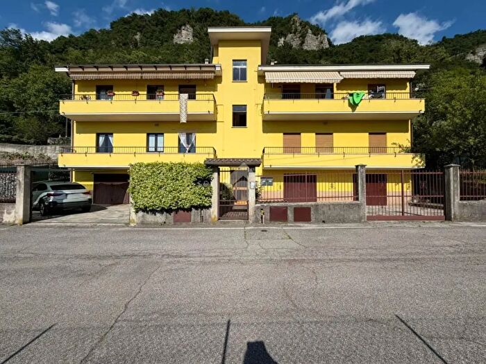 Appartamento quadrilocale in vendita in Via San Carlo, Monte Marenzo