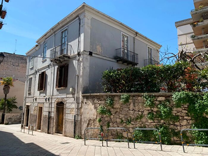 Appartamento con 5 locali in vendita in Via Lo Russo Isernia Isernia, Isernia