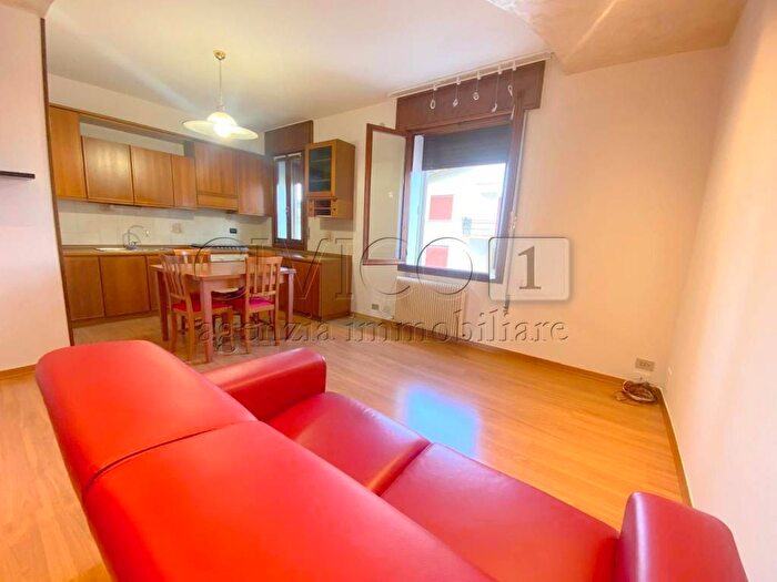 Appartamento trilocale in affitto in Via Italia Unita, Centro, Torri di Quartesolo