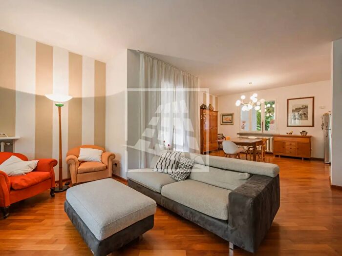 Casa con 9 locali in vendita in Via Secchi, Albinea
