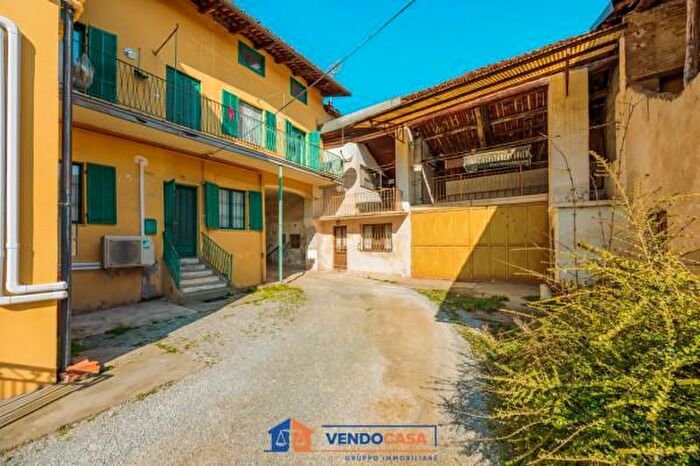 Appartamento con 5 locali in vendita in Via Vittorio Veneto, Tarantasca