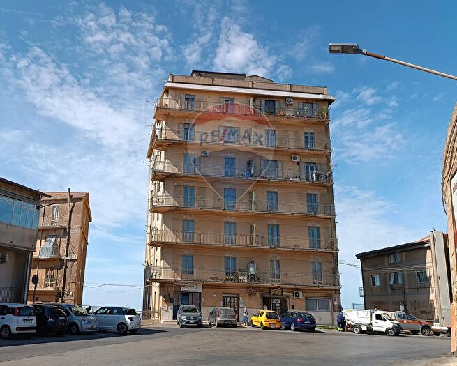 Appartamento con 5 locali in vendita in Via dello Stadio, Enna