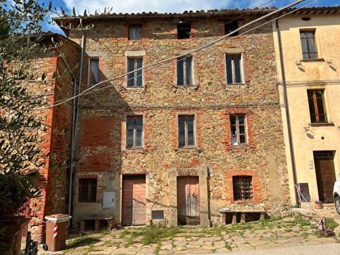 Casa con 5 locali in vendita in Panicale