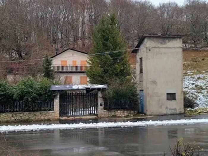 Casa con 6 locali in vendita in Marsia, Tagliacozzo