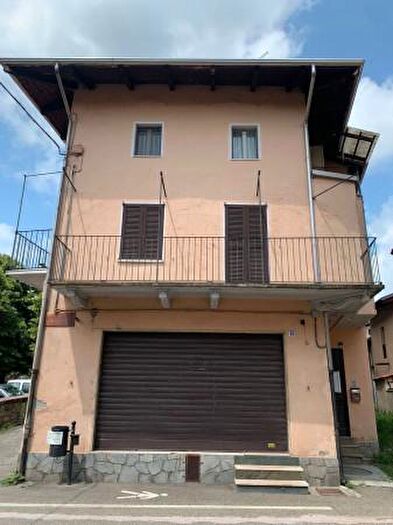 Casa trilocale in vendita in Via Umberto I, Cavaglia