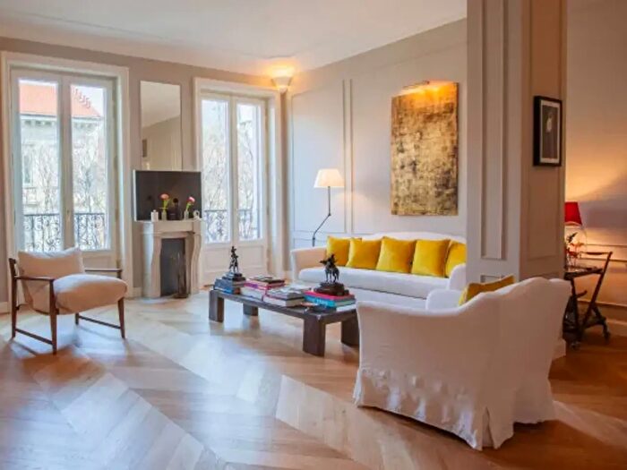 Appartamento trilocale in affitto in Via Vincenzo Monti, Milano