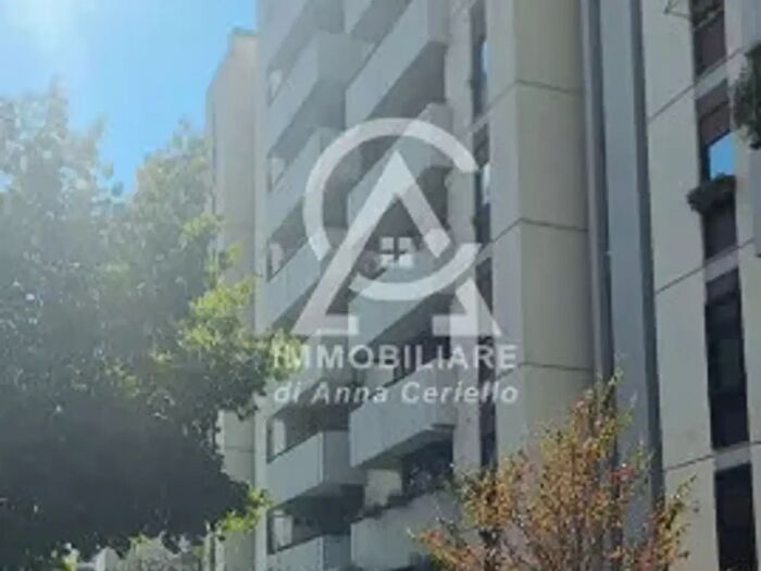 Appartamento quadrilocale in affitto in Viale Cesare Pavese, Roma