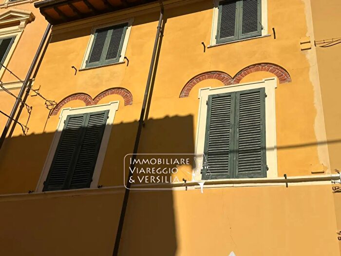 Appartamento quadrilocale in vendita in Via Stagio Stagi, Pietrasanta