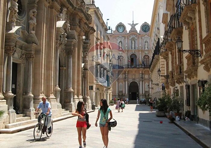 Appartamento con 5 locali in vendita in Via San Francesco Trapani, Trapani