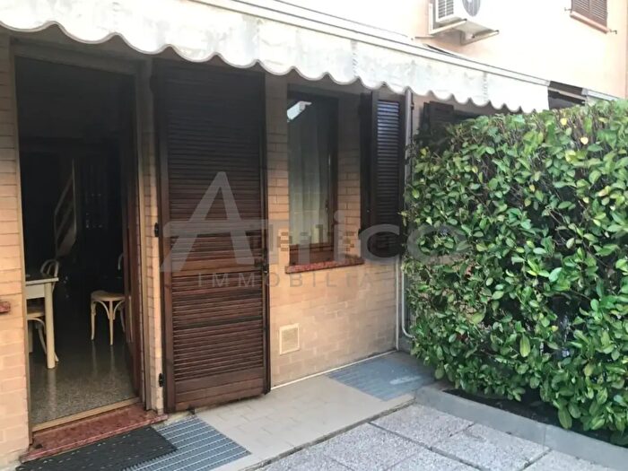 Casa con 6 locali in vendita in Viale Tre Martiri Ro, Rovigo