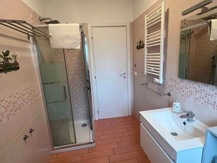 Appartamento trilocale in affitto in Corso Amedeo Di Savoia, Stella Materdei, Napoli