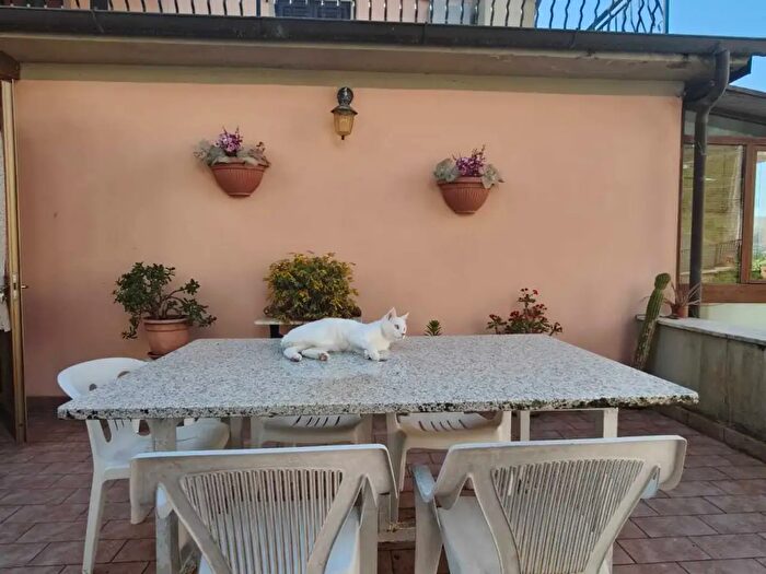 Casa con 12 locali in vendita in Licciana Nardi