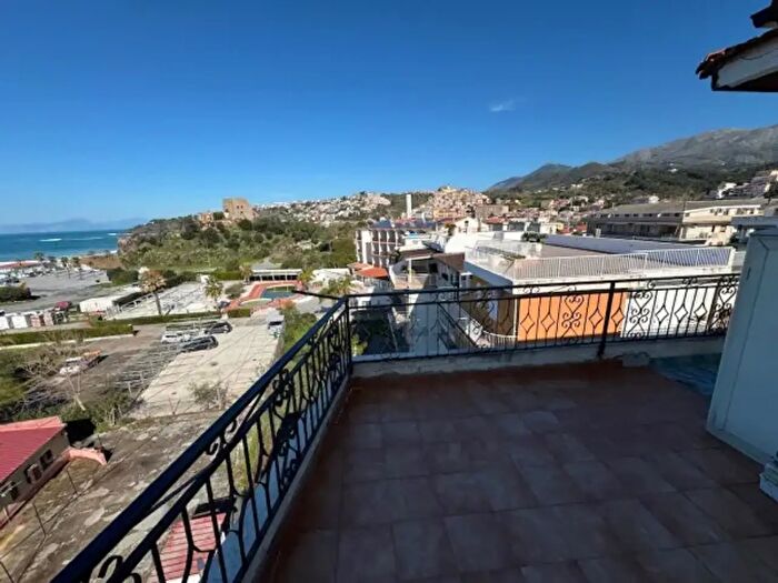 Appartamento quadrilocale in vendita in Via Tirreno, Scalea