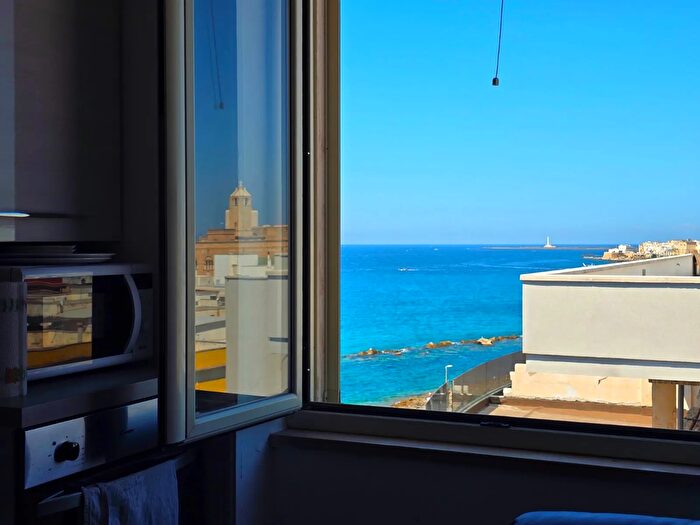 Appartamento trilocale in vendita in Via C di Cordova Gallipoli Le Italia, Gallipoli