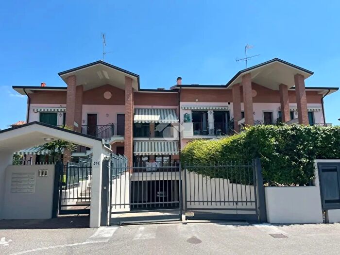 Appartamento trilocale in vendita in Via Maria Gaetana Agnesi, Missaglia