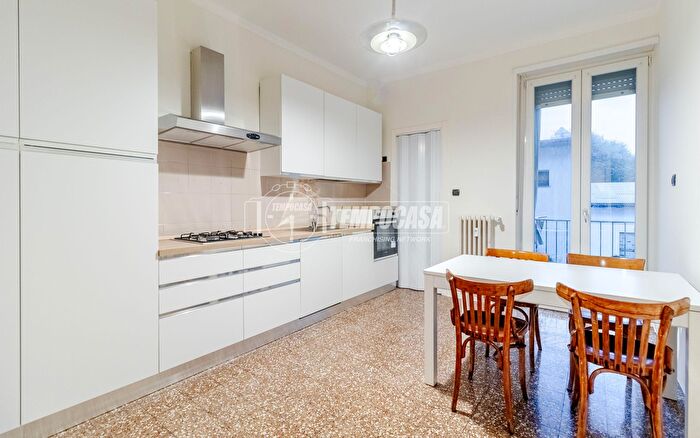 Appartamento trilocale in affitto in Via del Turchino, Milano