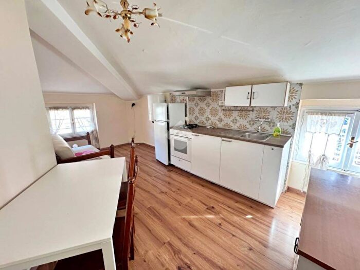 Appartamento trilocale in affitto in Via Privata Corsi, Centro, Mandello del Lario