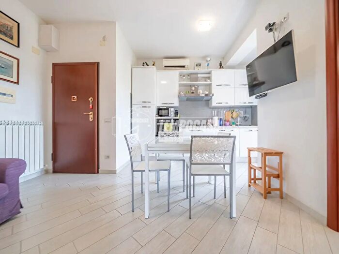 Appartamento trilocale in vendita in Via Benedetto Croce, Ladispoli