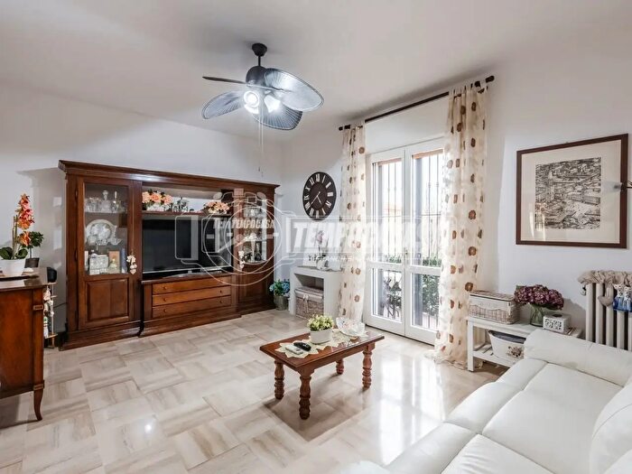 Appartamento quadrilocale in vendita in Piazza Martiri della Libertà, Casalgrande